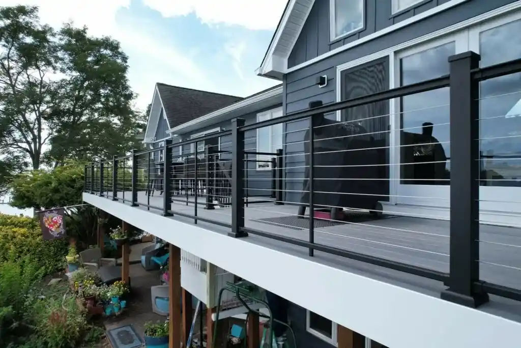 Aluminum picket railing by Alpha Glass Ltd, project photo 5