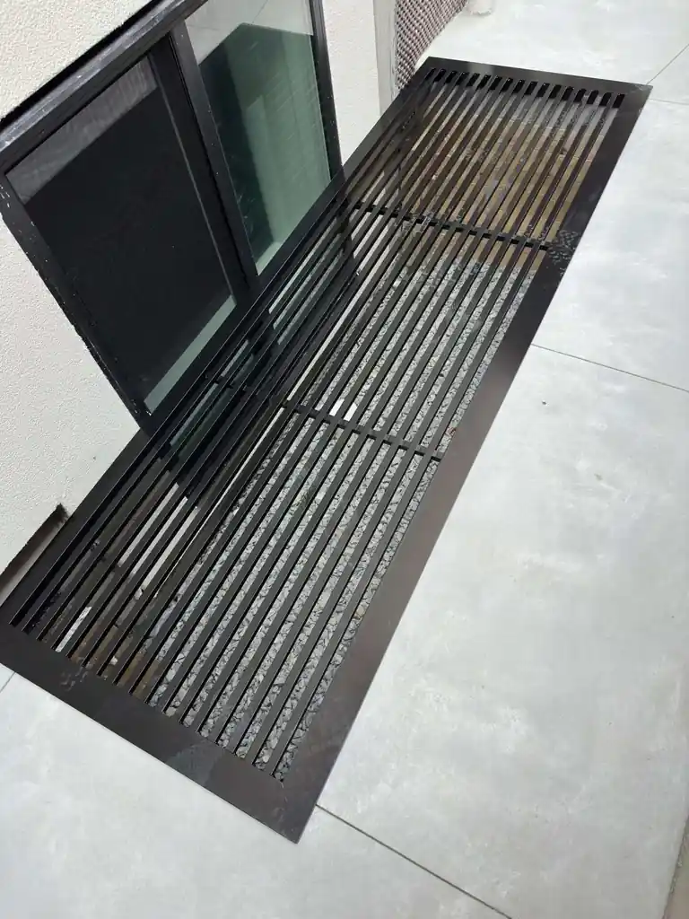 Aluminum picket railing by Alpha Glass Ltd, project photo 7