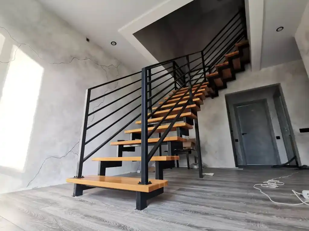 Aluminum picket railing by Alpha Glass Ltd, project photo 8