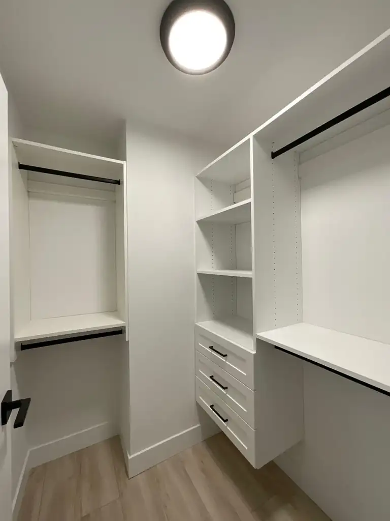 Custom closet organizer by Alpha Glass Ltd, project photo 10