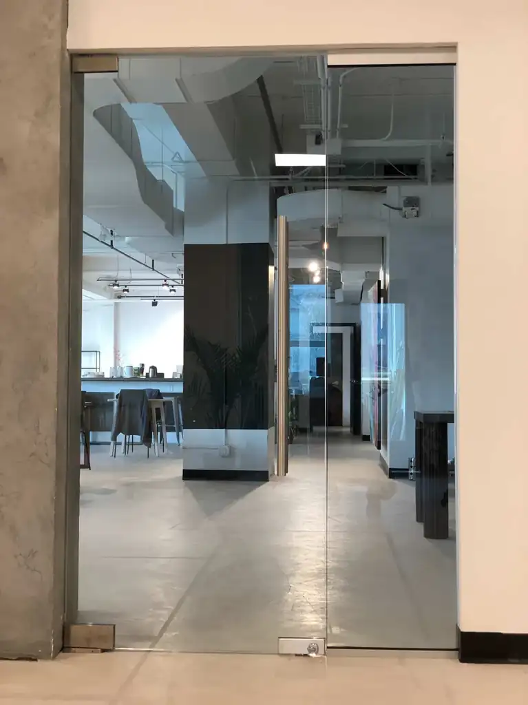 Frameless glass office partition by Alpha Glass Ltd, project photo 20