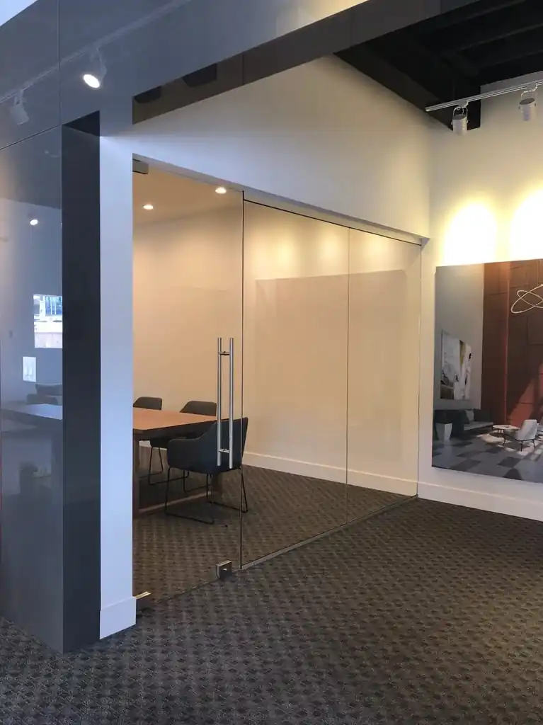 Frameless glass office partition by Alpha Glass Ltd, project photo 34
