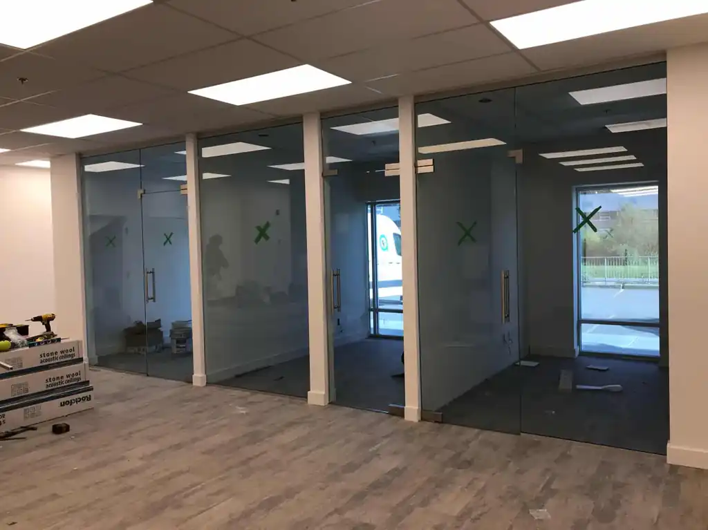 Frameless glass office partition by Alpha Glass Ltd, project photo 35