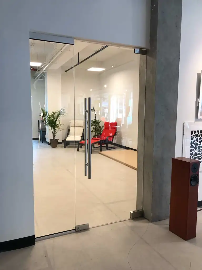 Frameless glass office partition by Alpha Glass Ltd, project photo 36