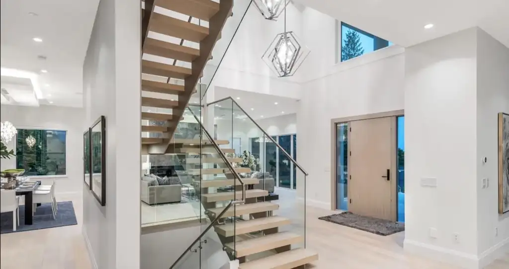 Interior glass railing by Alpha Glass Ltd, project photo 6