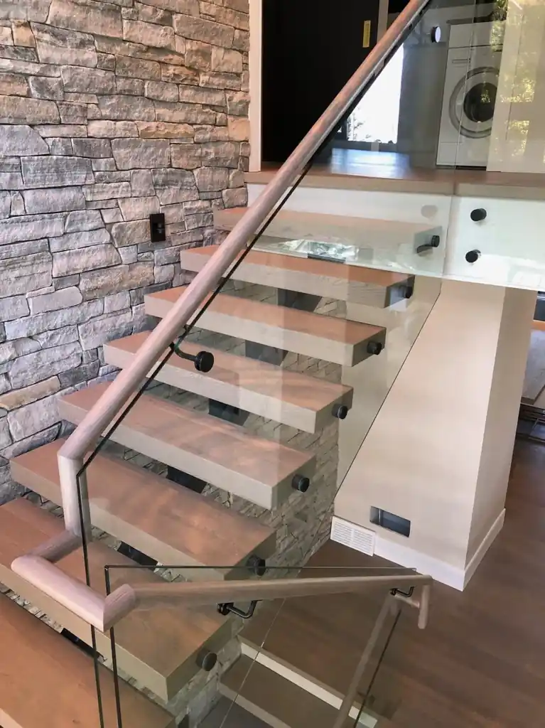 Interior glass railing by Alpha Glass Ltd, project photo 14