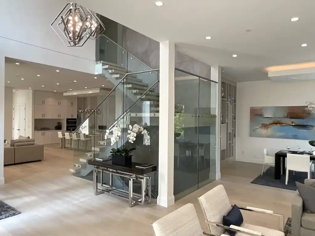 Interior glass railing by Alpha Glass Ltd, project photo 17