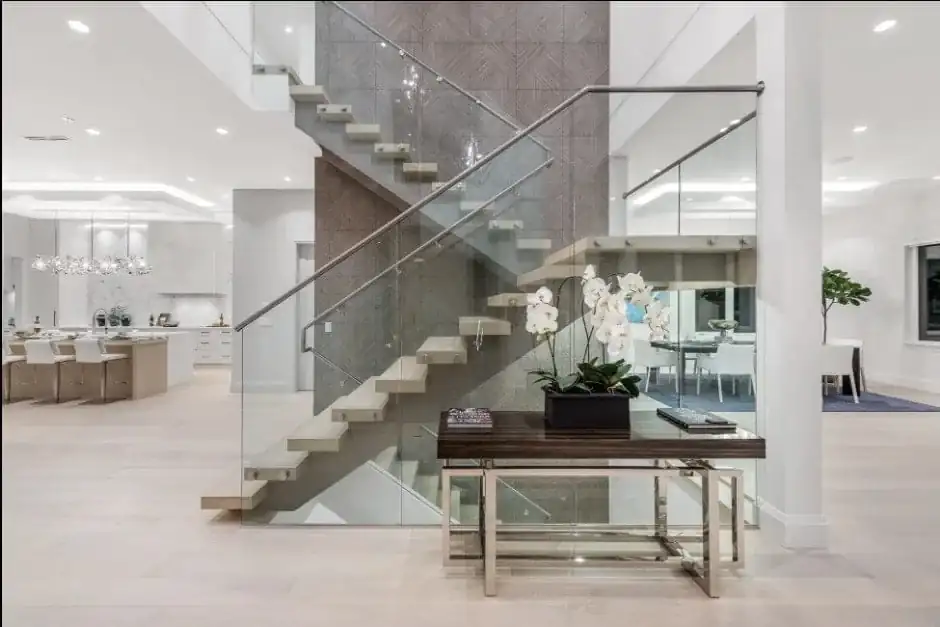 Interior glass railing by Alpha Glass Ltd, project photo 24