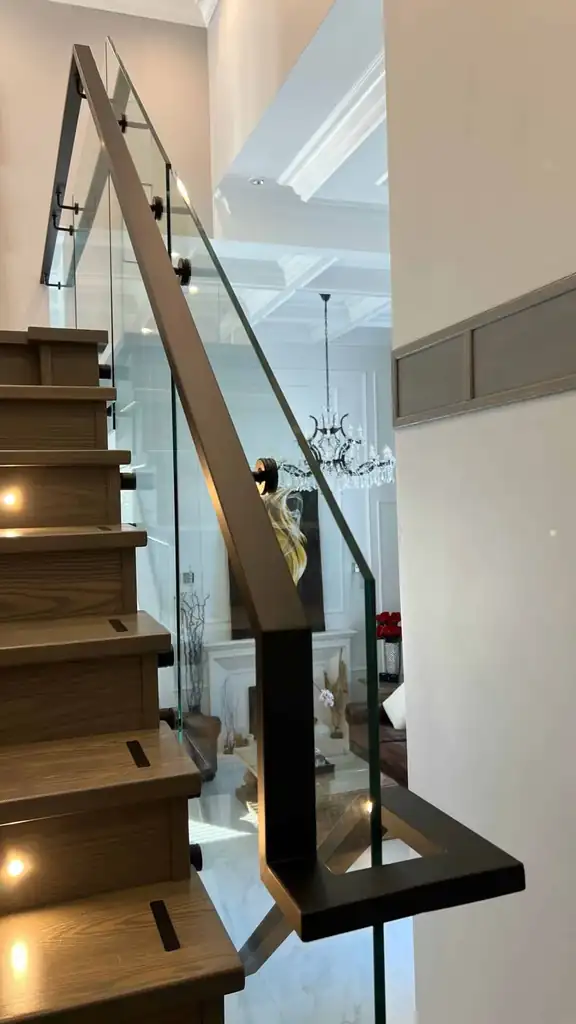 Interior glass railing by Alpha Glass Ltd, project photo 25