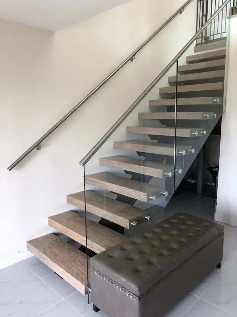 Interior glass railing by Alpha Glass Ltd, project photo 28