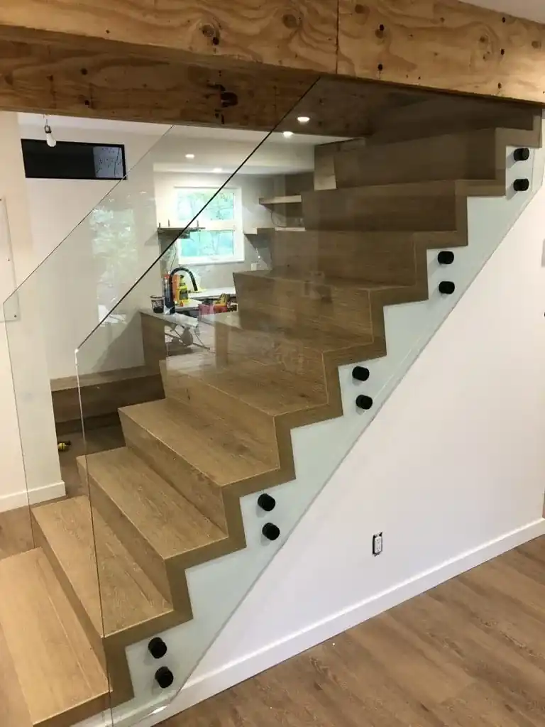 Interior glass railing by Alpha Glass Ltd, project photo 30