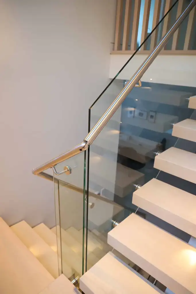 Interior glass railing by Alpha Glass Ltd, project photo 35
