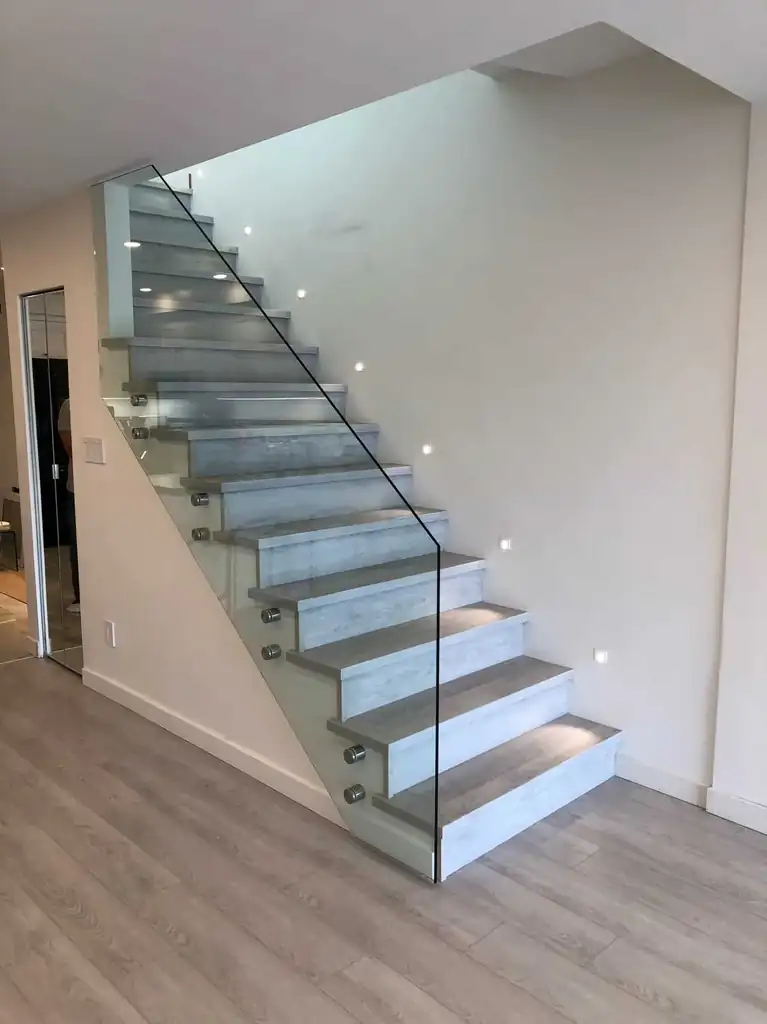 Interior glass railing by Alpha Glass Ltd, project photo 41
