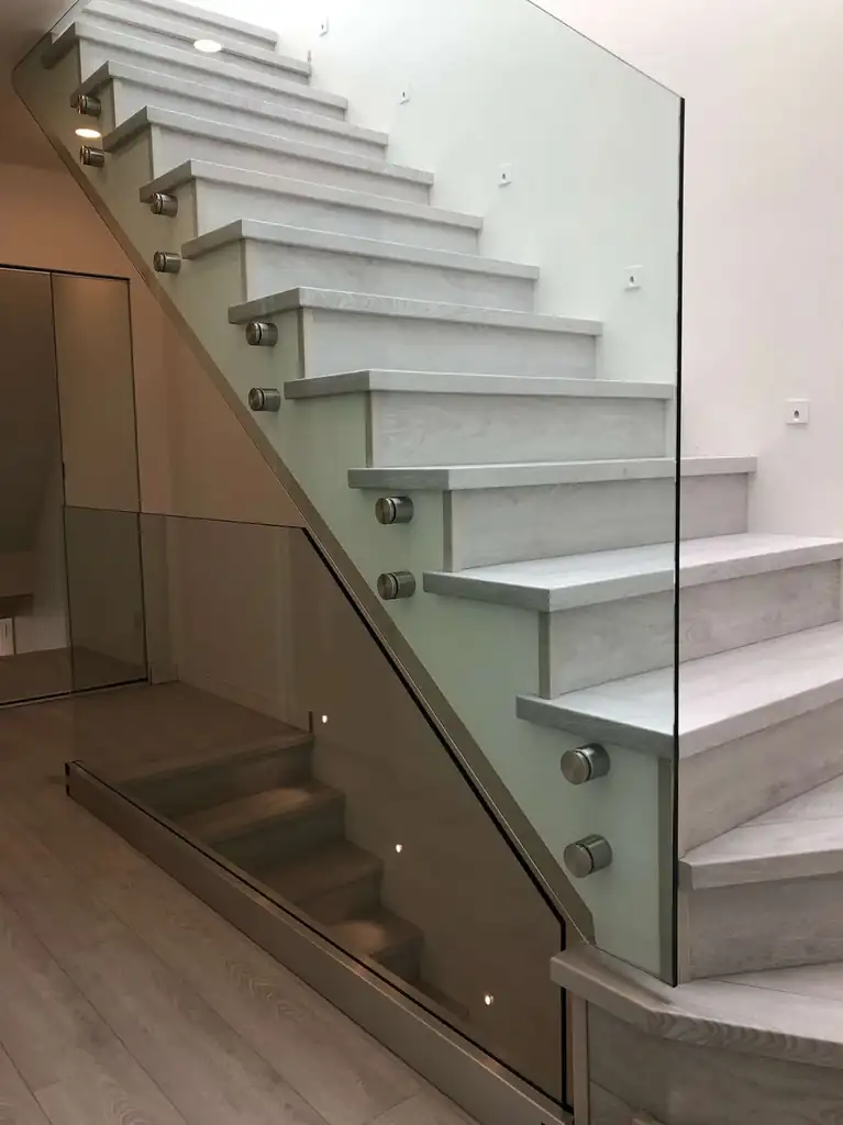 Interior glass railing by Alpha Glass Ltd, project photo 46