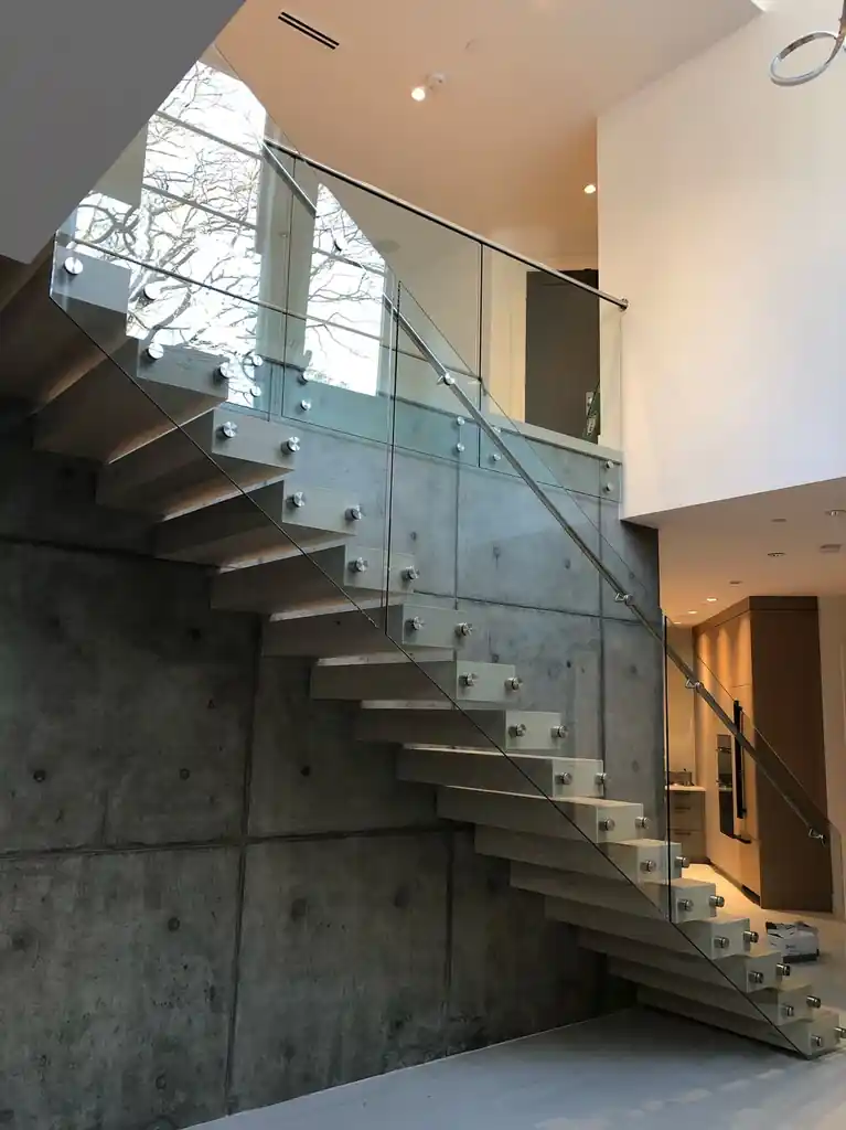 Interior glass railing by Alpha Glass Ltd, project photo 47