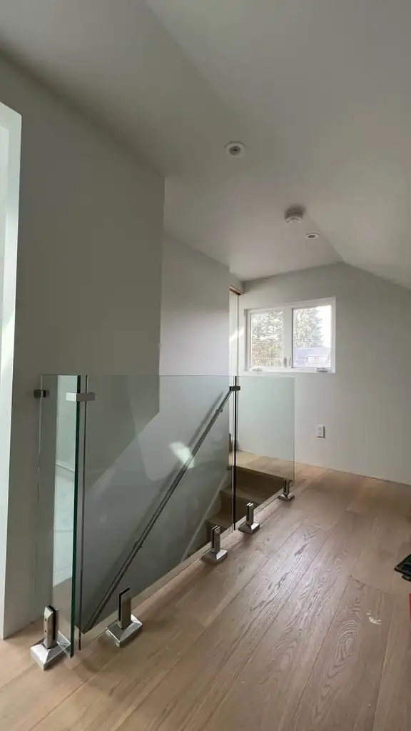Interior glass railing by Alpha Glass Ltd, project photo 50