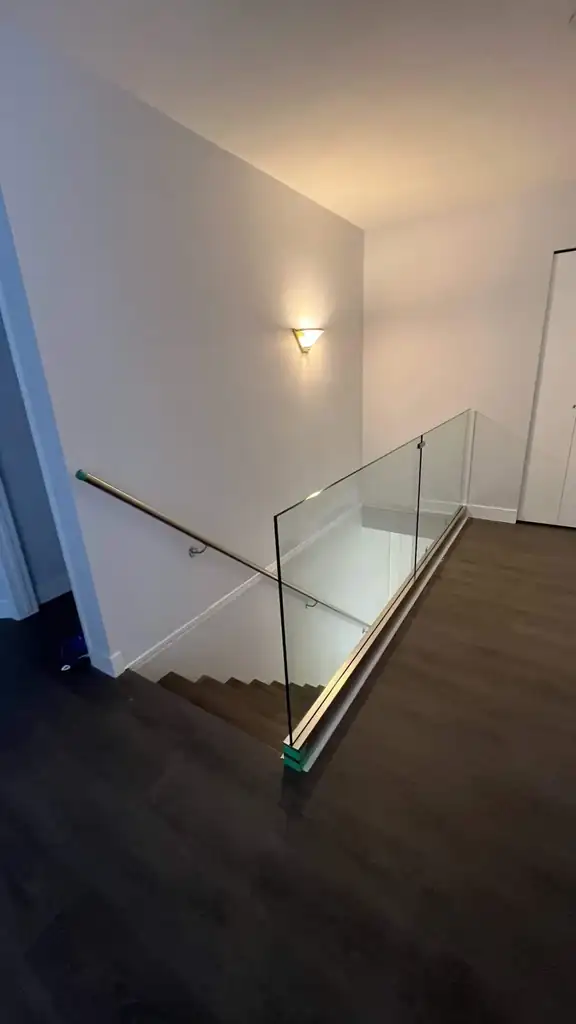 Interior glass railing by Alpha Glass Ltd, project photo 56