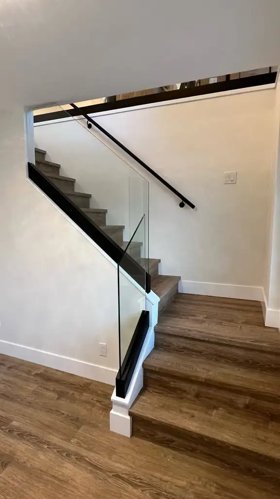 Interior glass railing by Alpha Glass Ltd, project photo 58