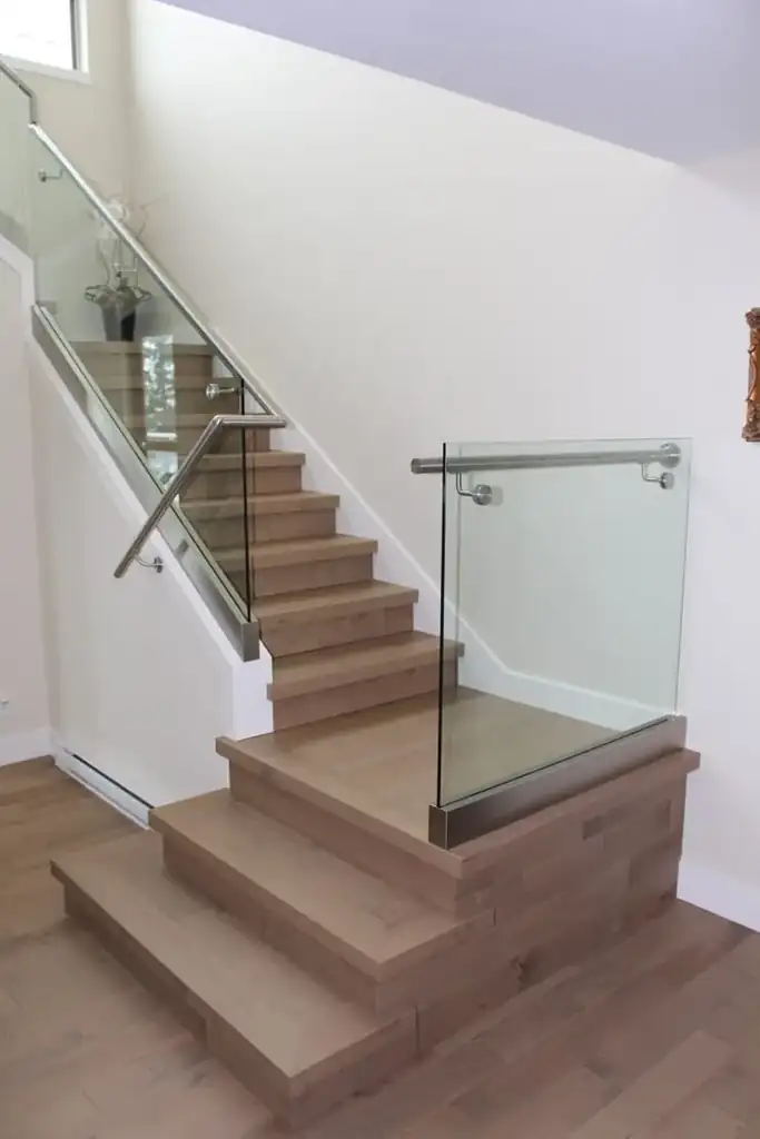 Interior glass railing by Alpha Glass Ltd, project photo 63