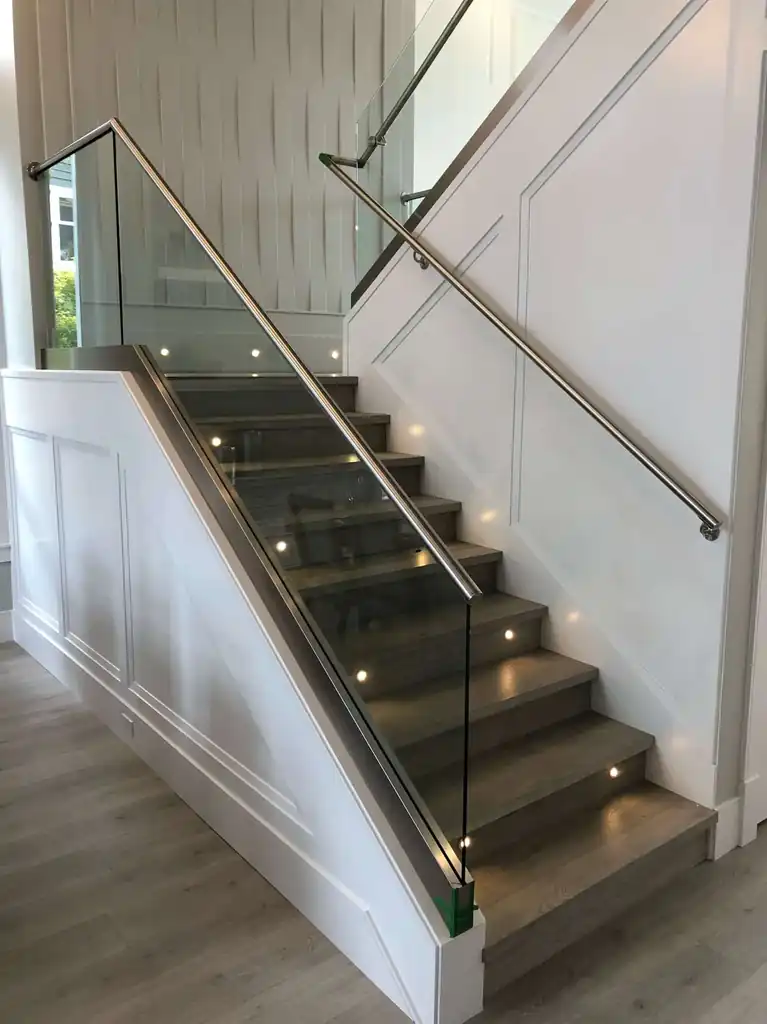 Interior glass railing by Alpha Glass Ltd, project photo 67