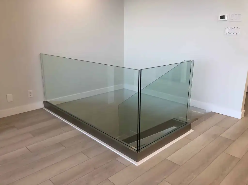 Interior glass railing by Alpha Glass Ltd, project photo 71