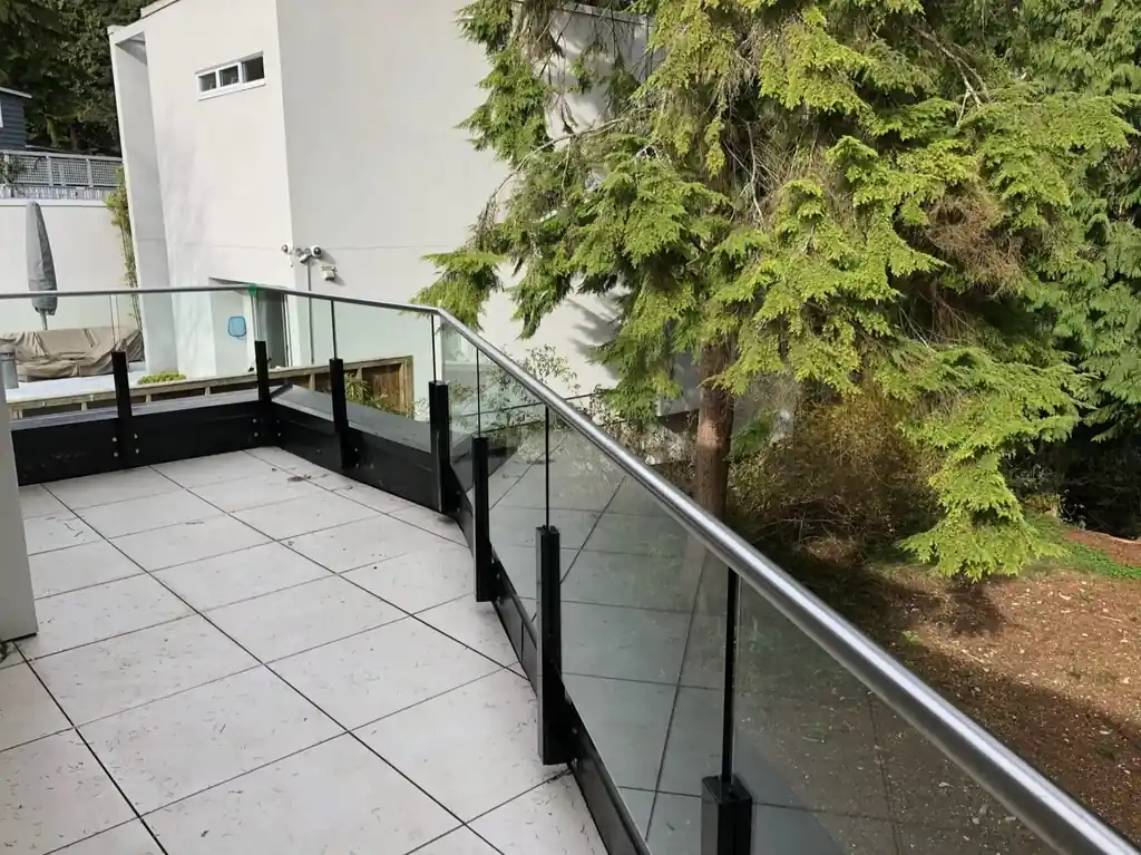 Exterior glass railing by Alpha Glass Ltd, project photo 11