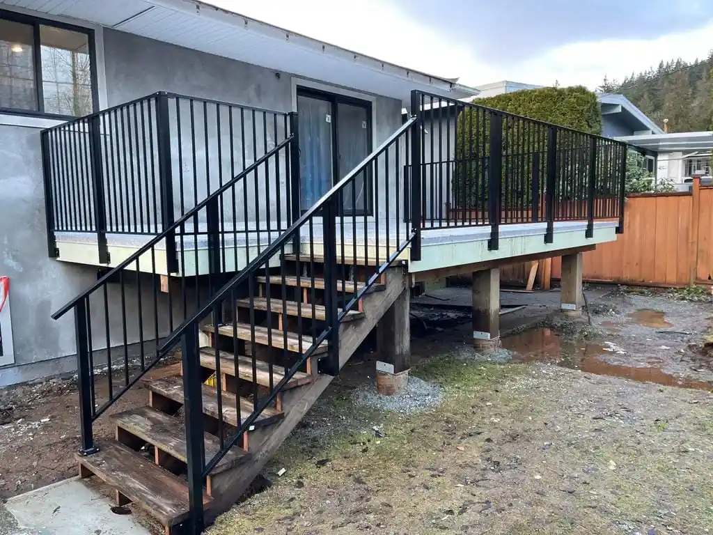 Exterior glass railing by Alpha Glass Ltd, project photo 22