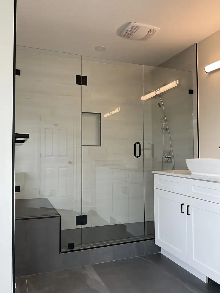 Frameless pivot shower door by Alpha Glass Ltd, project photo 3