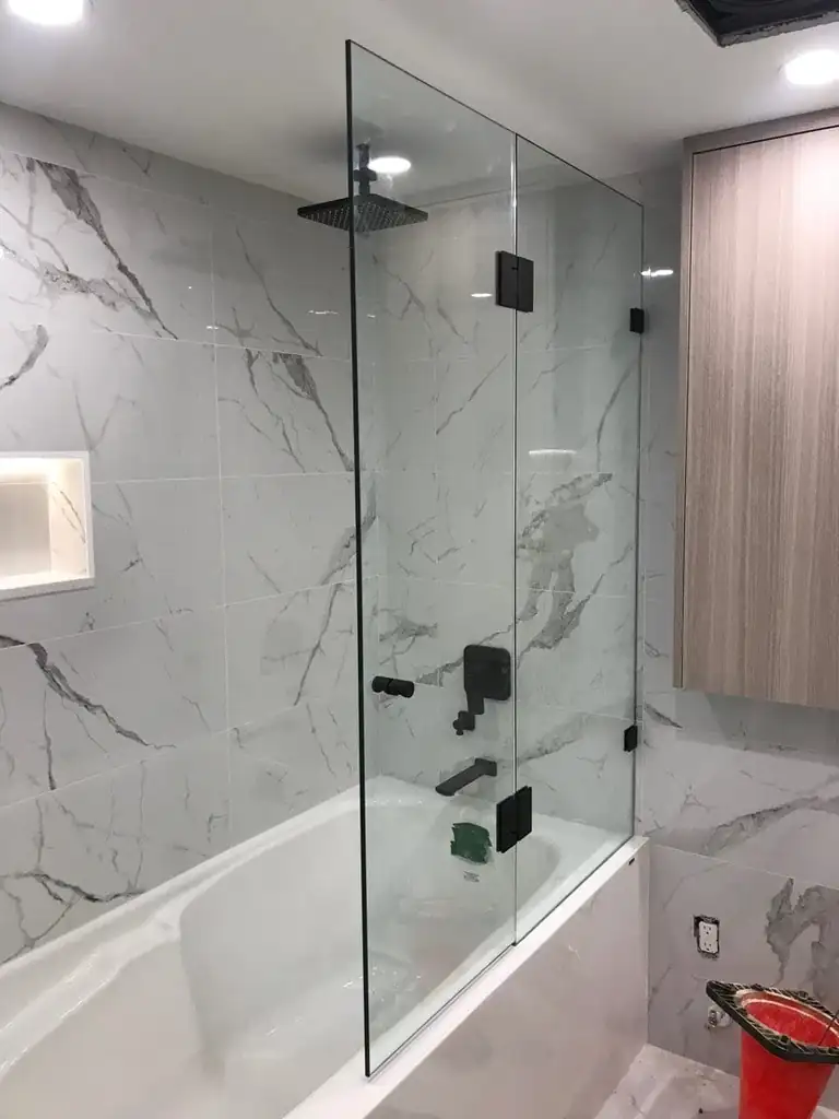 Fixed glass shower panel by Alpha Glass Ltd, project photo 6
