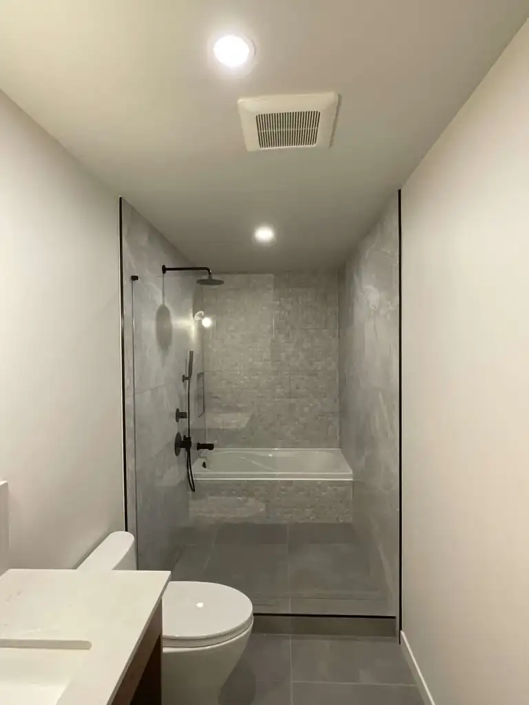 Fixed glass shower panel by Alpha Glass Ltd, project photo 13