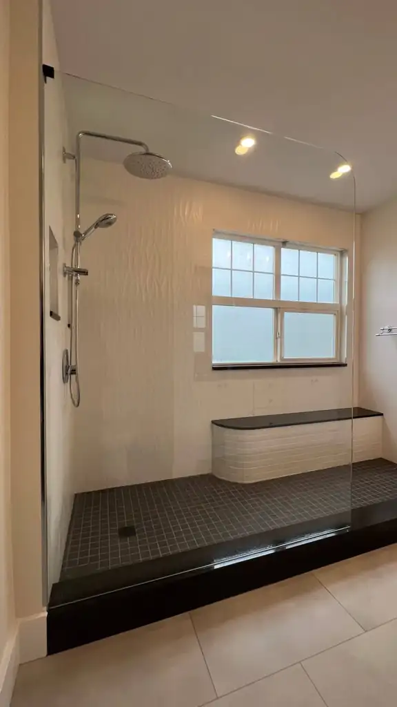 Fixed glass shower panel by Alpha Glass Ltd, project photo 16