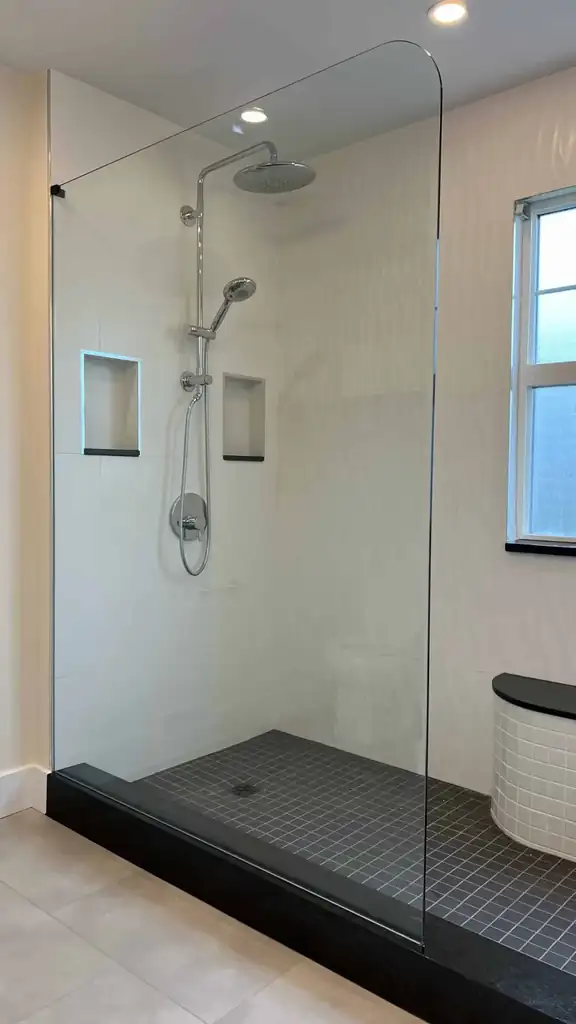 Fixed glass shower panel by Alpha Glass Ltd, project photo 17