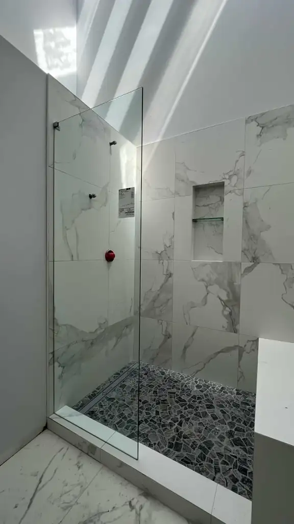 Fixed glass shower panel by Alpha Glass Ltd, project photo 18