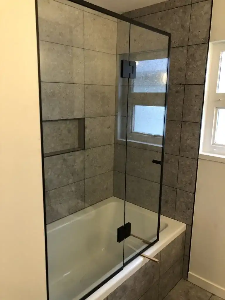 Fixed glass shower panel by Alpha Glass Ltd, project photo 21