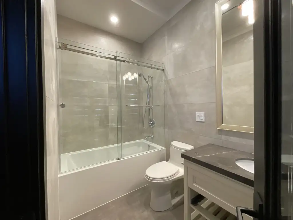 Sliding shower doors by Alpha Glass Ltd, project photo 5