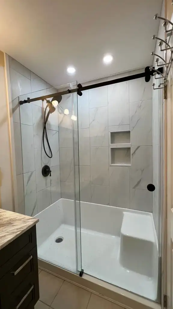 Sliding glass shower door by Alpha Glass Ltd, project photo 6