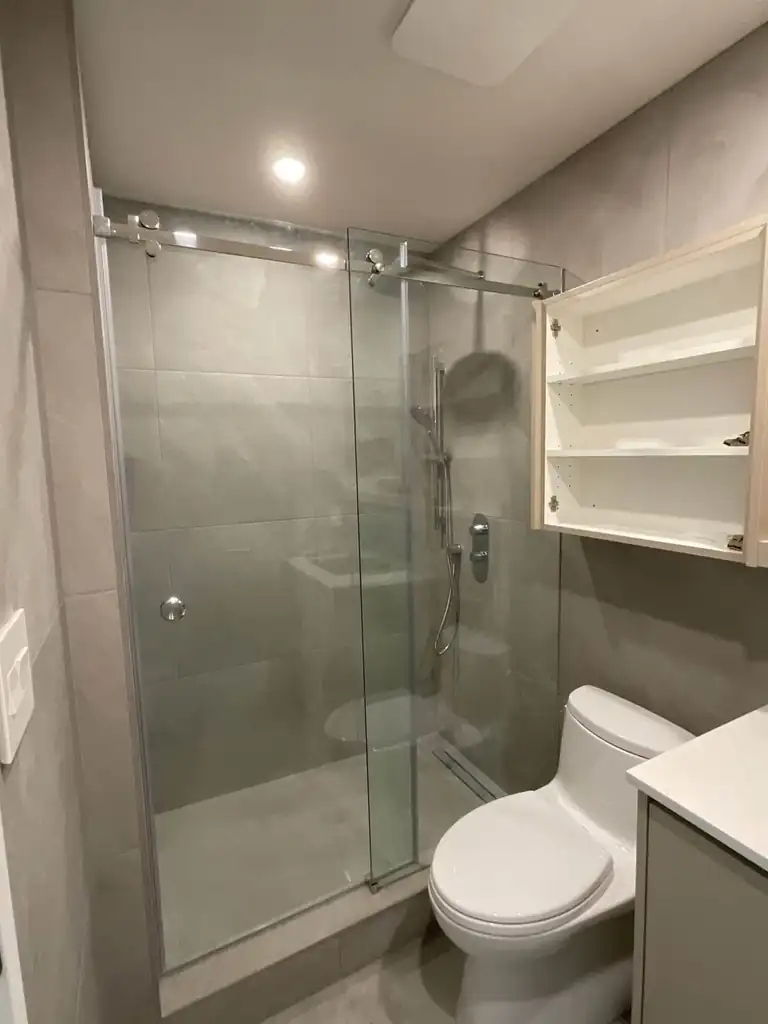 Sliding glass shower door by Alpha Glass Ltd, project photo 7