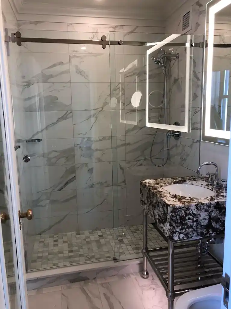 Sliding glass shower door by Alpha Glass Ltd, project photo 15