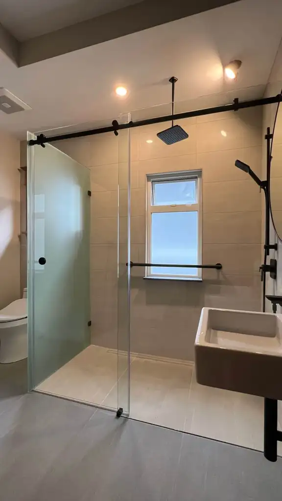 Sliding glass shower door by Alpha Glass Ltd, project photo 18