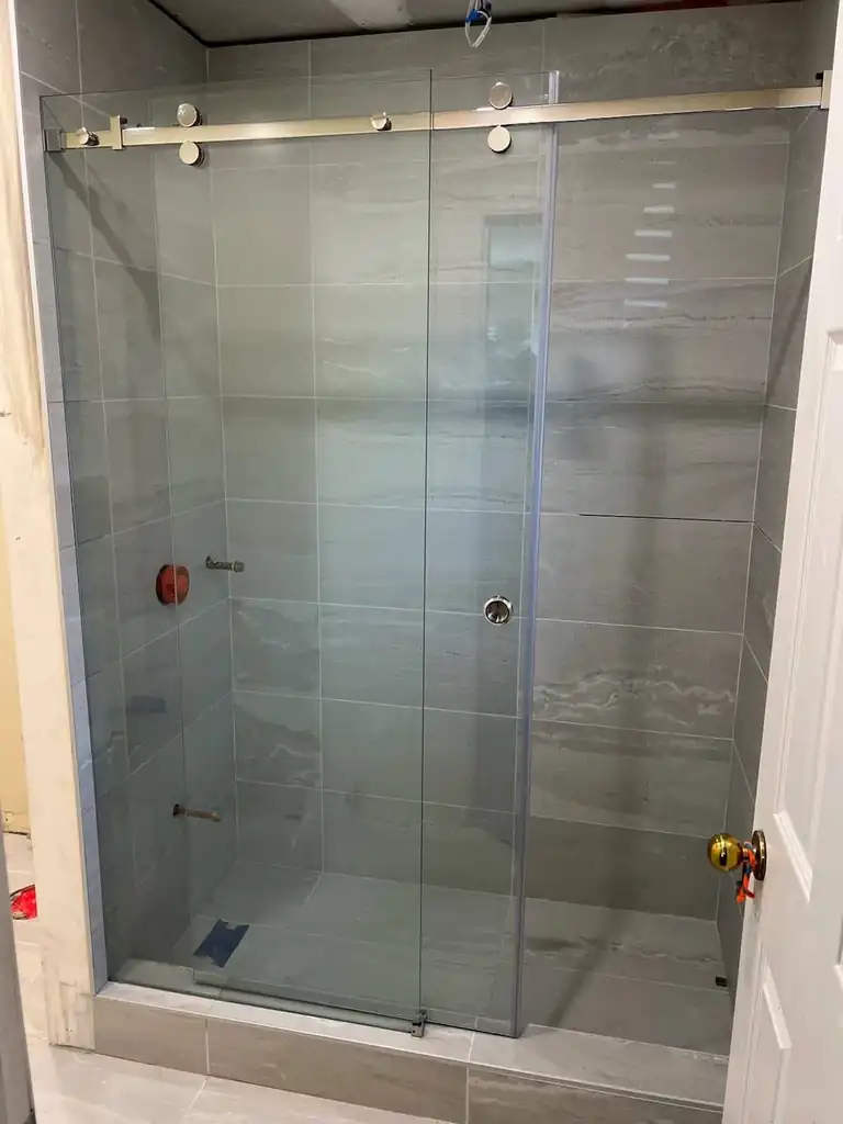 Sliding glass shower door by Alpha Glass Ltd, project photo 23