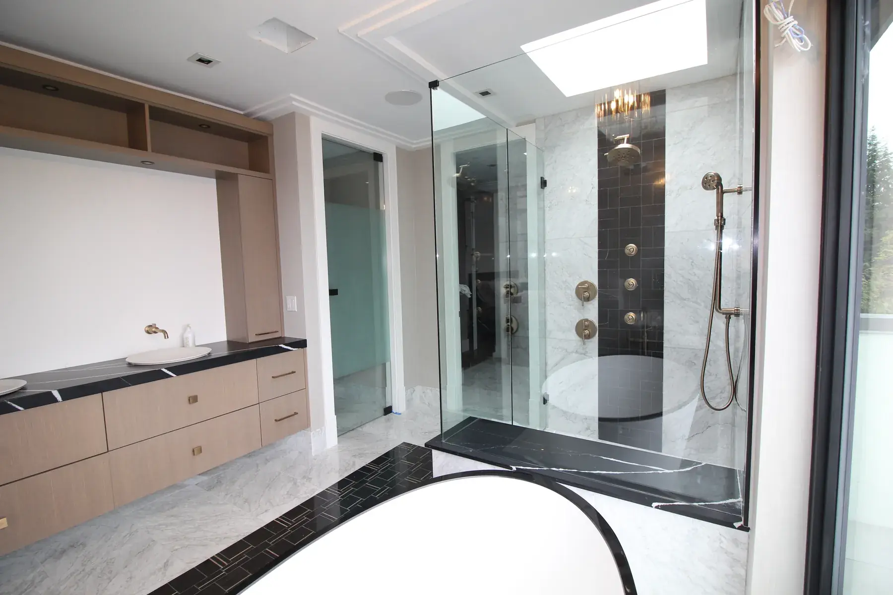 Swing shower doors by Alpha Glass Ltd, project photo 2