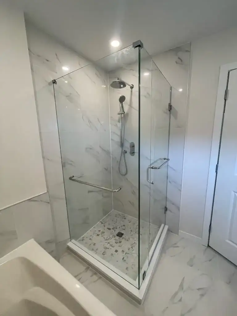 Frameless swing shower door by Alpha Glass Ltd, project photo 7