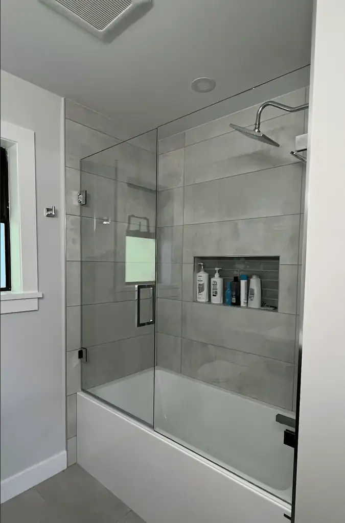 Frameless swing shower door by Alpha Glass Ltd, project photo 8