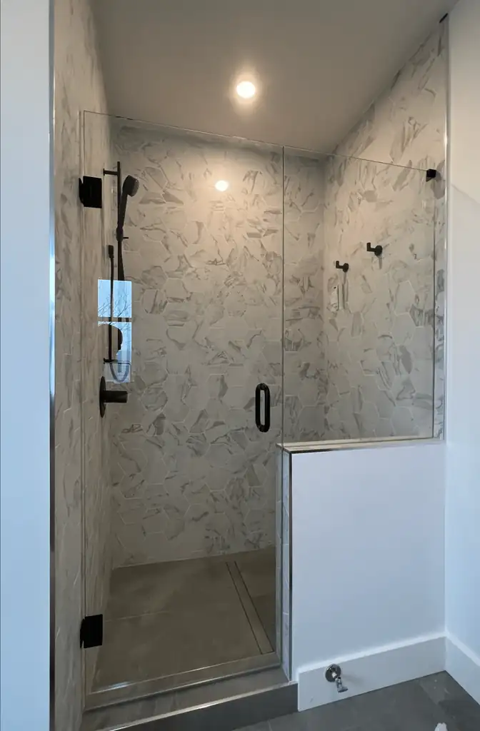 Frameless swing shower door by Alpha Glass Ltd, project photo 21