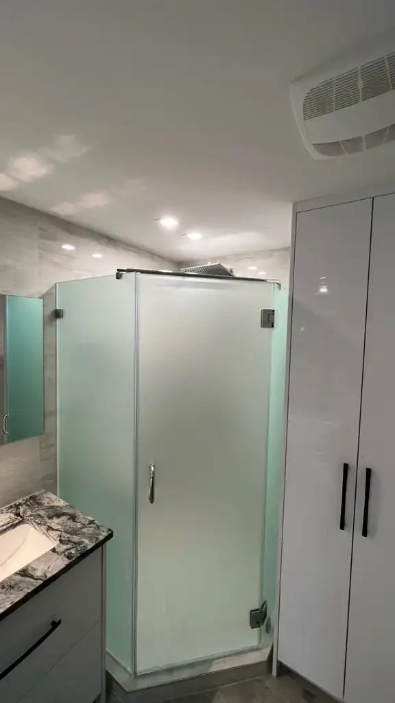 Frameless swing shower door by Alpha Glass Ltd, project photo 23