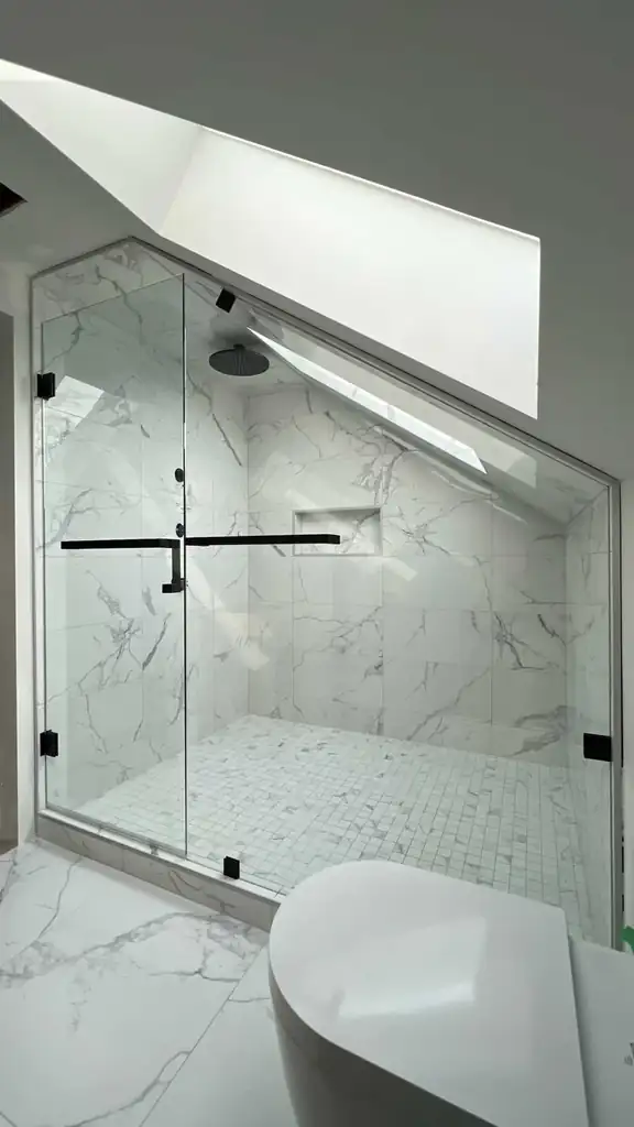 Frameless swing shower door by Alpha Glass Ltd, project photo 24