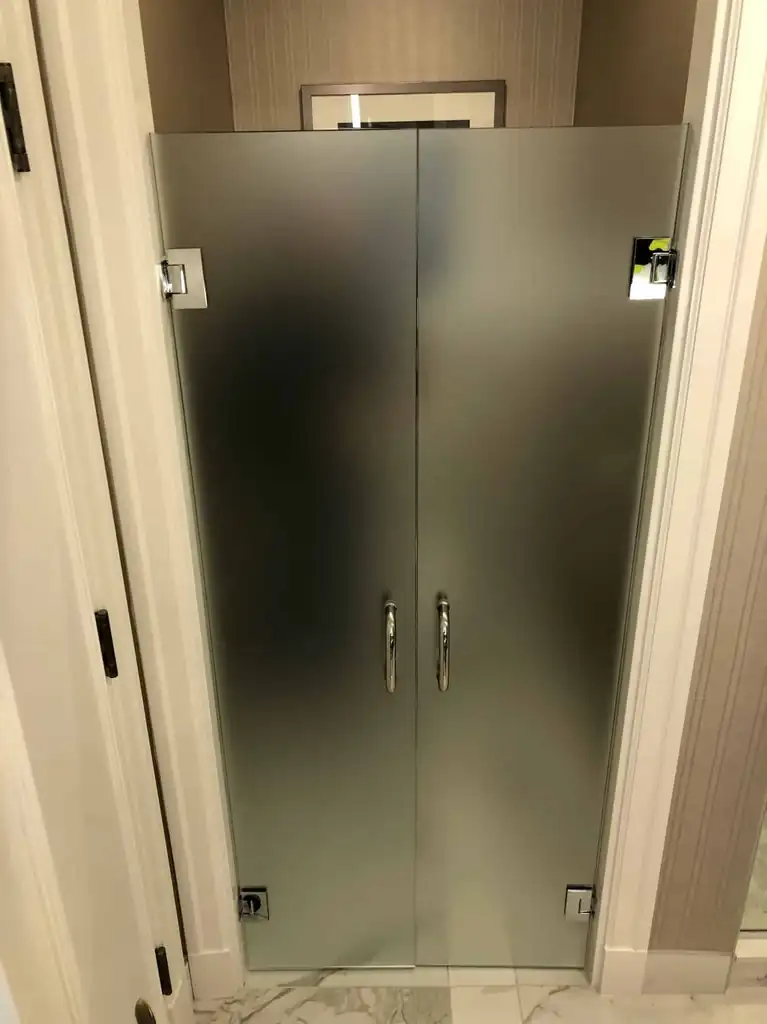 Frameless swing shower door by Alpha Glass Ltd, project photo 25