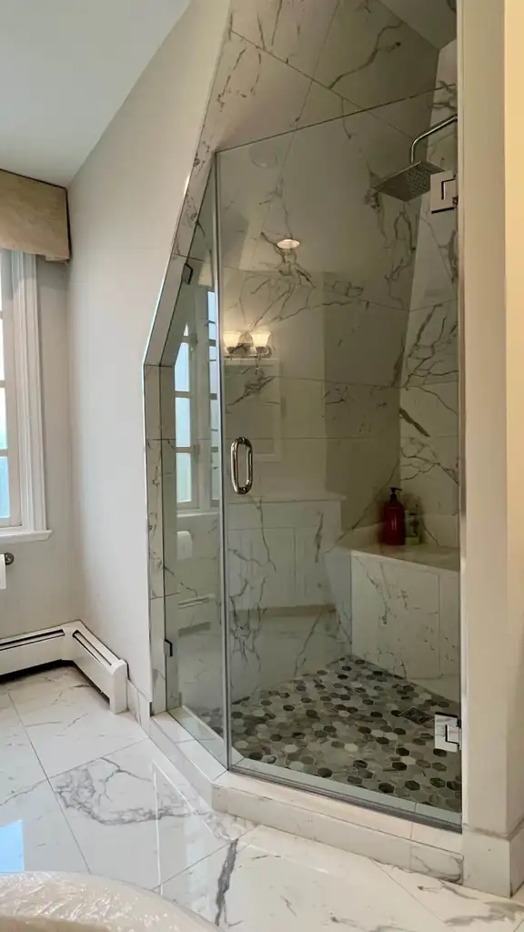 Frameless swing shower door by Alpha Glass Ltd, project photo 26
