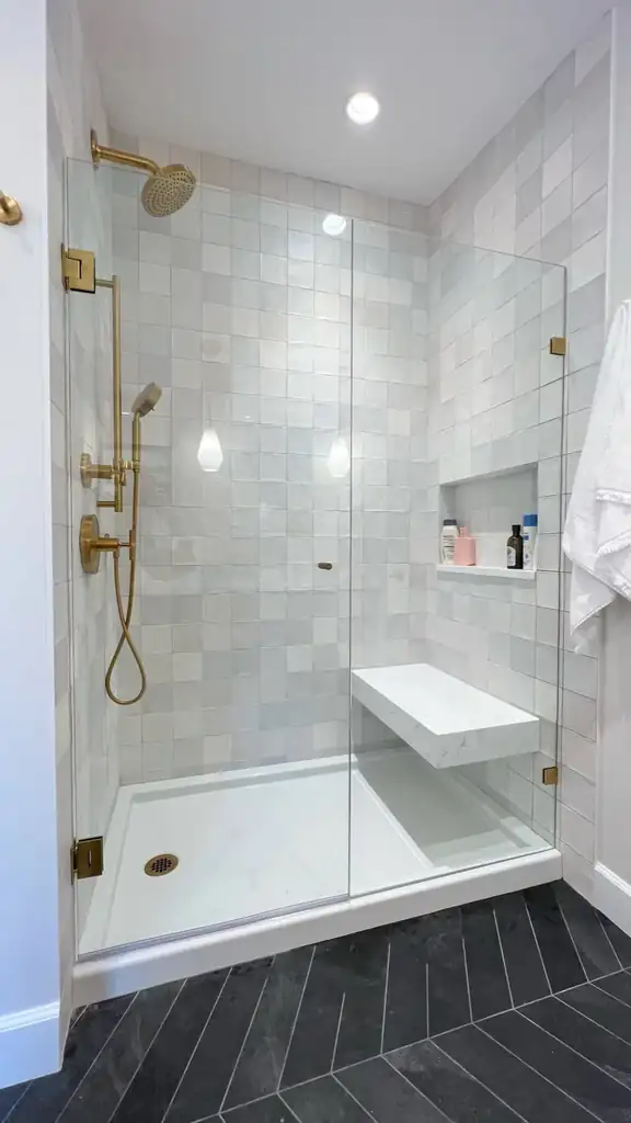 Frameless swing shower door by Alpha Glass Ltd, project photo 36