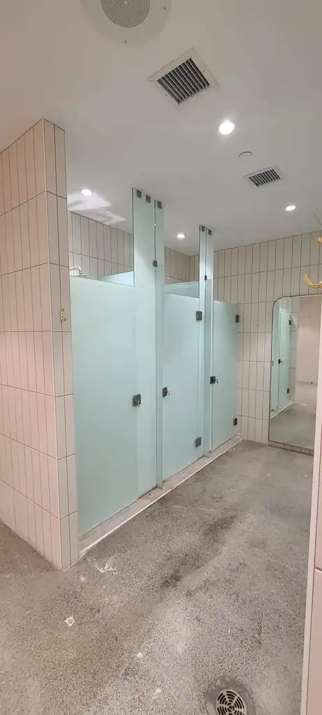 Frameless swing shower door by Alpha Glass Ltd, project photo 38